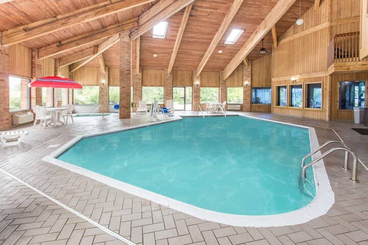 Pool 25 of 47